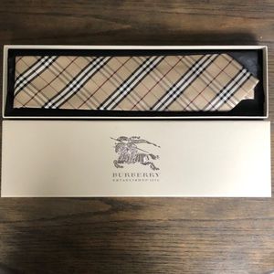 💯% Authentic Classic Men’s BURBERRY Tie